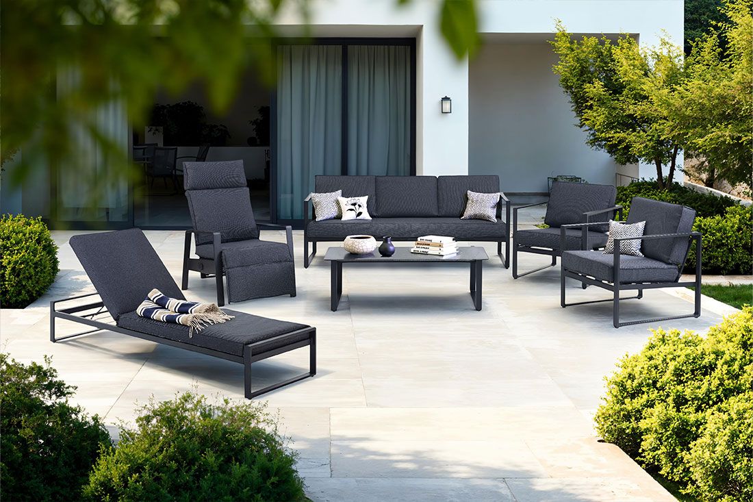 Sodo baldų komplektas VONGE Sofa: 199 x 64 x 77 cm. Kėdė: 73