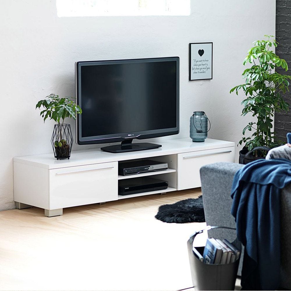 TV staliukas AAKIRKEBY